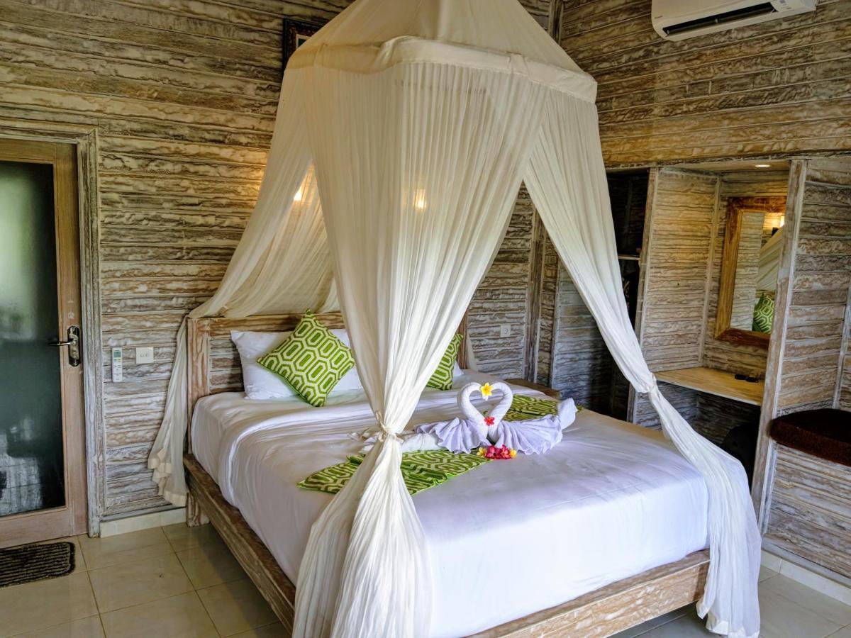 Hotel Mesari Hut Lembongan Exterior foto